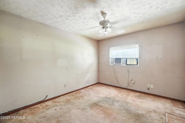 943 NOAH Road, Jacksonville, FL 32218