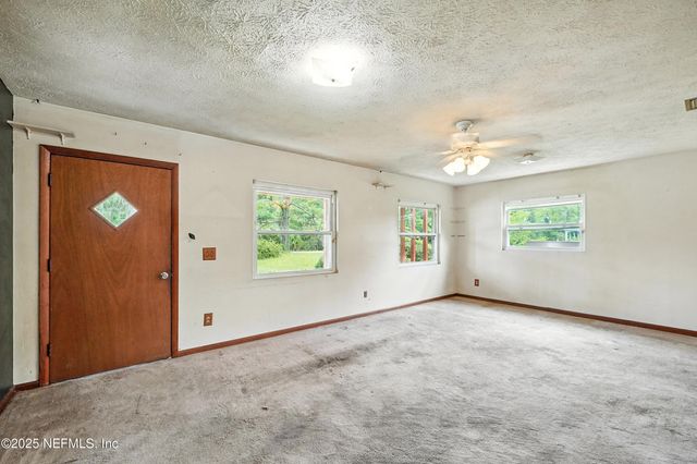943 NOAH Road, Jacksonville, FL 32218