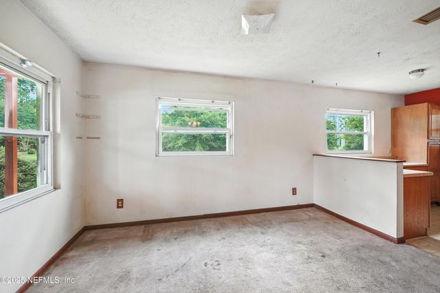943 NOAH Road, Jacksonville, FL 32218