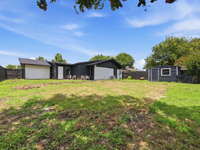 11348 Carissa Drive, Dallas, TX 75218
