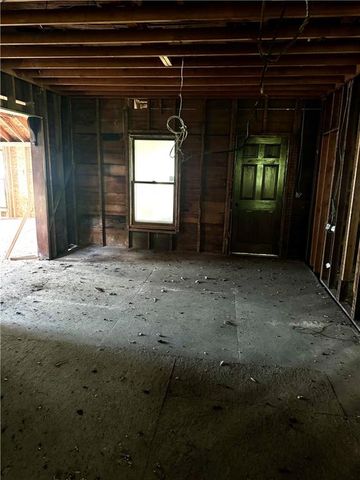 617 N Houston Street, Adrian, MO 64720