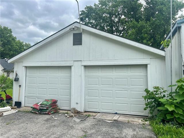 617 N Houston Street, Adrian, MO 64720