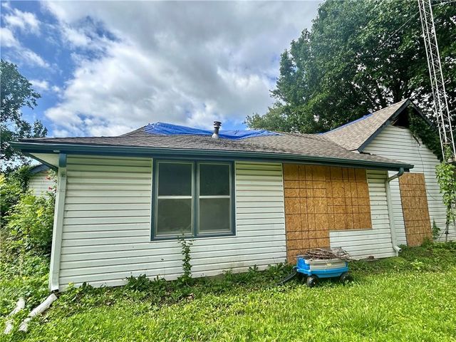 617 N Houston Street, Adrian, MO 64720