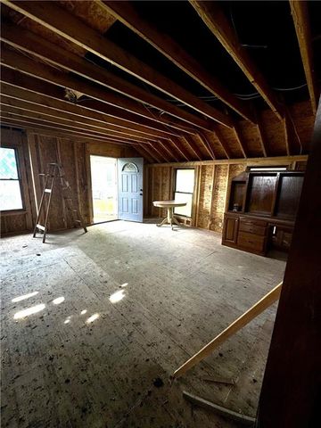 617 N Houston Street, Adrian, MO 64720
