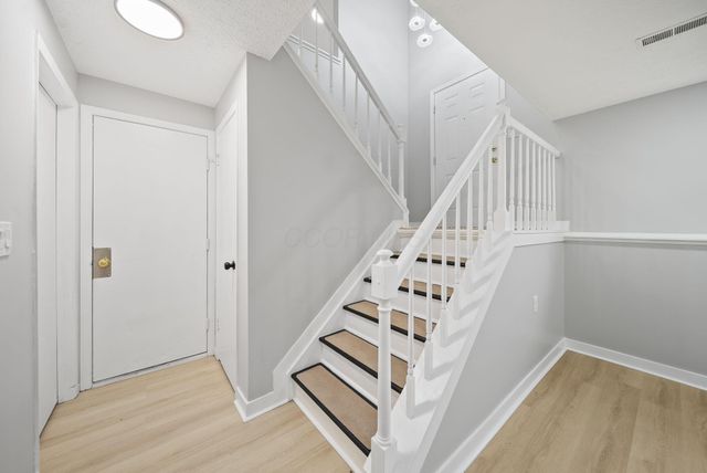 4046 Berryfield Drive, Columbus, OH 43230