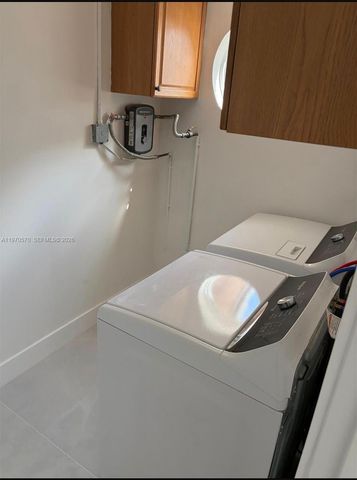 801 Amherst Ave, Davie, FL 33325