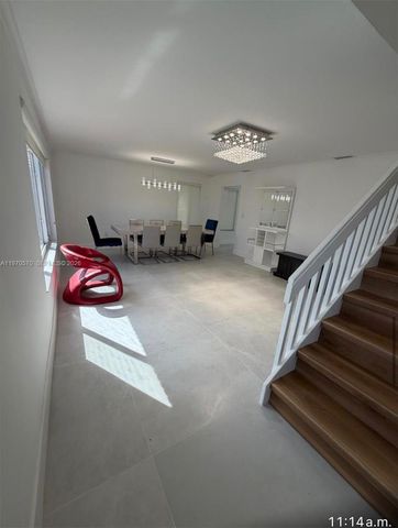 801 Amherst Ave, Davie, FL 33325