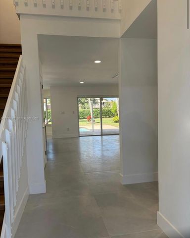 801 Amherst Ave, Davie, FL 33325