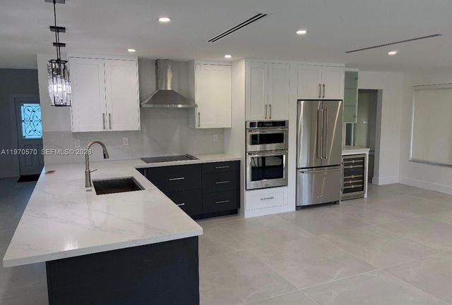 801 Amherst Ave, Davie, FL 33325