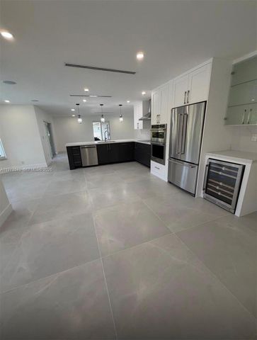 801 Amherst Ave, Davie, FL 33325