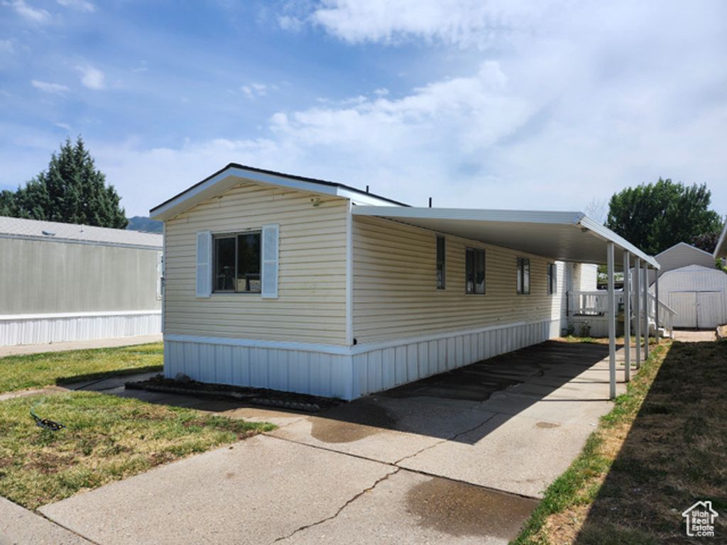 Image 12 of property listing at 935 E 3000 N #165, Layton, UT 84040