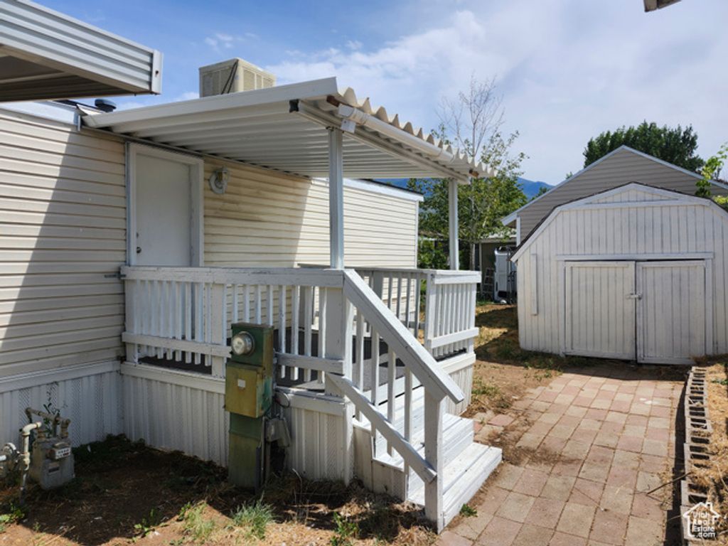 Image 15 of property listing at 935 E 3000 N #165, Layton, UT 84040
