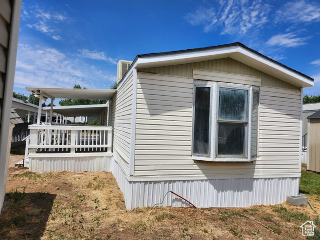 Image 16 of property listing at 935 E 3000 N #165, Layton, UT 84040