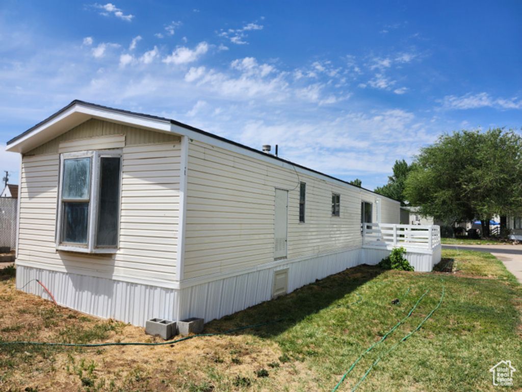 Image 17 of property listing at 935 E 3000 N #165, Layton, UT 84040