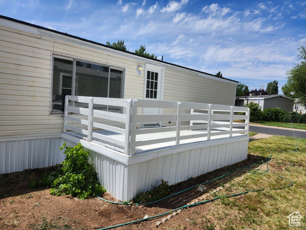 Image 18 of property listing at 935 E 3000 N #165, Layton, UT 84040