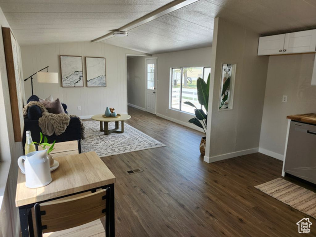 Image 3 of property listing at 935 E 3000 N #165, Layton, UT 84040