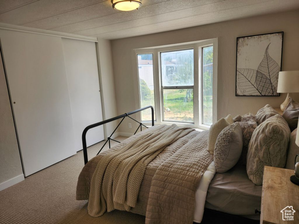 Image 5 of property listing at 935 E 3000 N #165, Layton, UT 84040