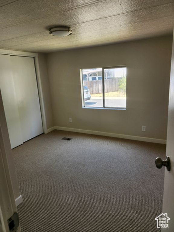 Image 6 of property listing at 935 E 3000 N #165, Layton, UT 84040