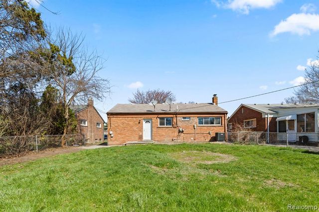 33091 Barton Street, Garden City, MI 48135