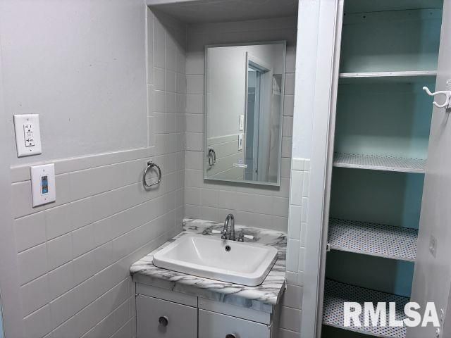 521 W North Grand Avenue, Springfield, IL 62702