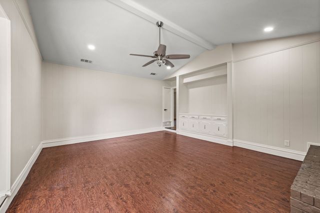 2 Lincolnshire Circle, Bedford, TX 76021