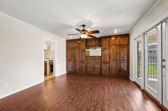 2 Lincolnshire Circle, Bedford, TX 76021