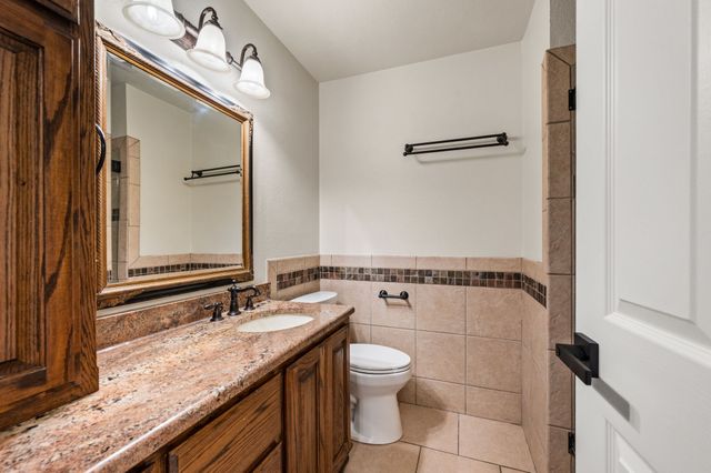 2 Lincolnshire Circle, Bedford, TX 76021