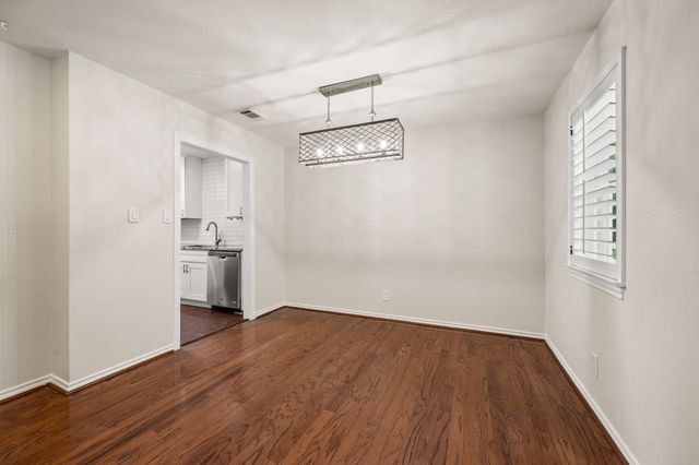 2 Lincolnshire Circle, Bedford, TX 76021