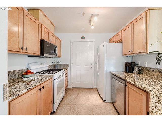 14810 Sw SANDHILL Loop 101, Beaverton, OR 97007