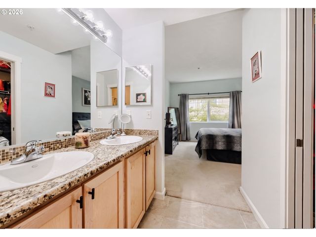 14810 Sw SANDHILL Loop 101, Beaverton, OR 97007