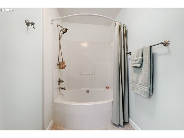 14810 Sw SANDHILL Loop 101, Beaverton, OR 97007