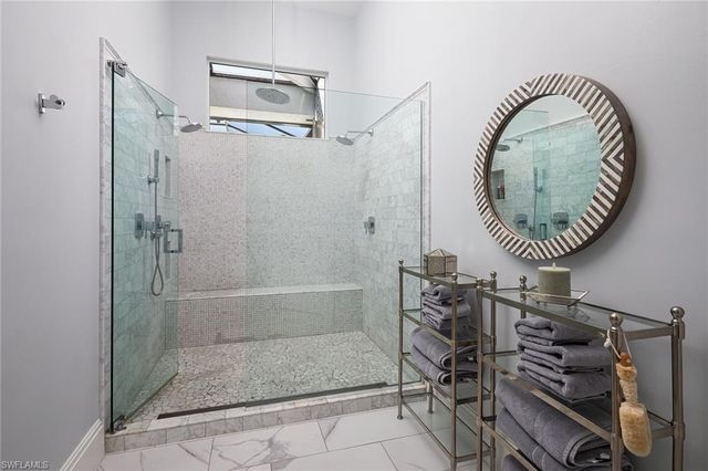 2036 Laguna WAY, Naples, FL 34109