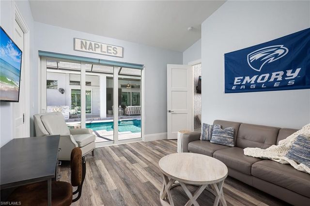 2036 Laguna WAY, Naples, FL 34109