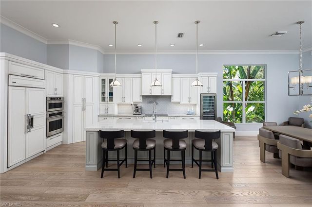 2036 Laguna WAY, Naples, FL 34109