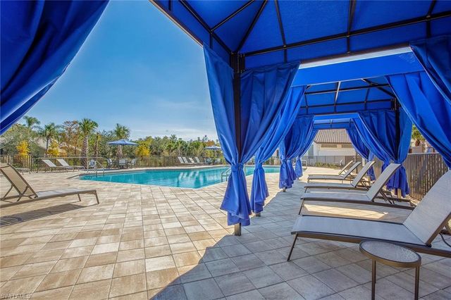 2036 Laguna WAY, Naples, FL 34109