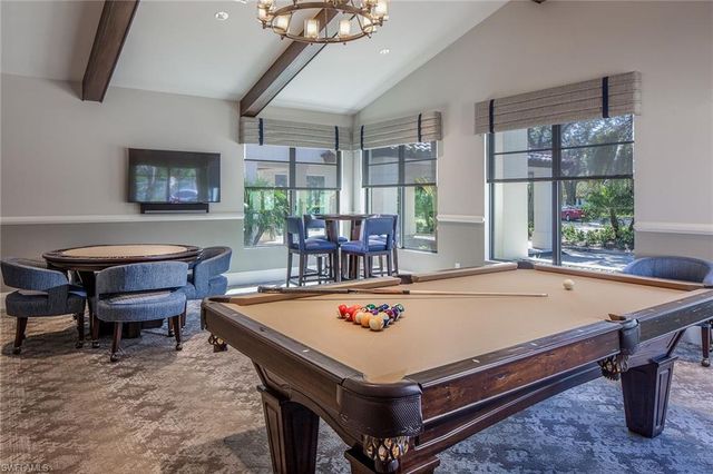 2036 Laguna WAY, Naples, FL 34109
