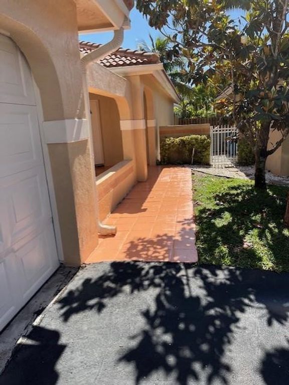 1311 Seagrape Circle, Weston, FL 33326