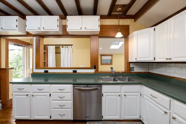 28 Holt Road, Holden, MA 01520