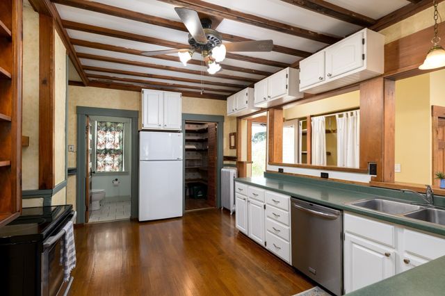 28 Holt Road, Holden, MA 01520