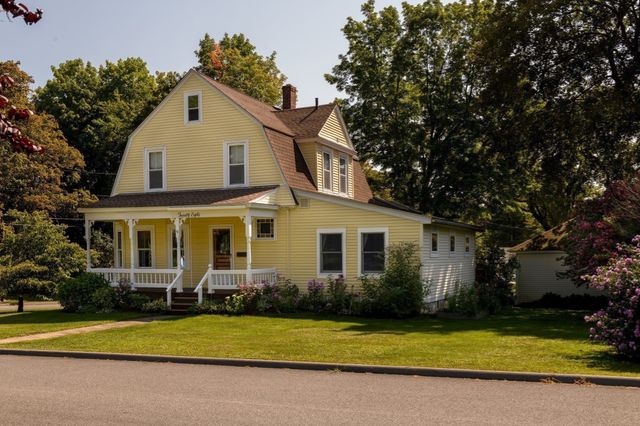 28 Holt Road, Holden, MA 01520