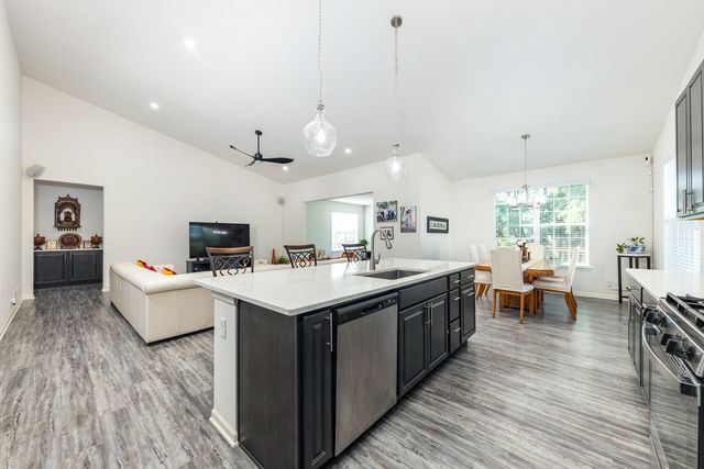 451 Parkside Lane, Yorkville, IL 60560