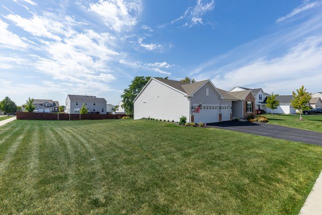 451 Parkside Lane, Yorkville, IL 60560