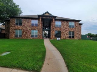 813 Betty Court B, Hurst, TX 76053