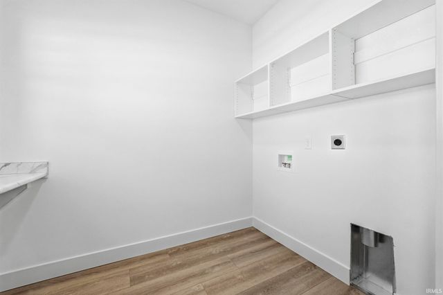 4877 Silverstone Passage, Fort Wayne, IN 46818