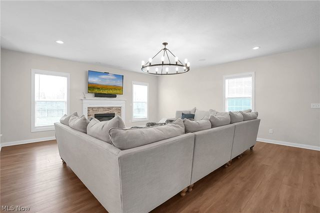 636 Kelburn Lane, Pickerington, OH 43147