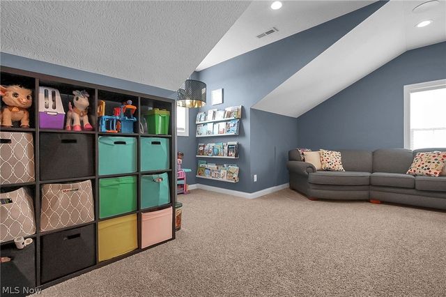 636 Kelburn Lane, Pickerington, OH 43147