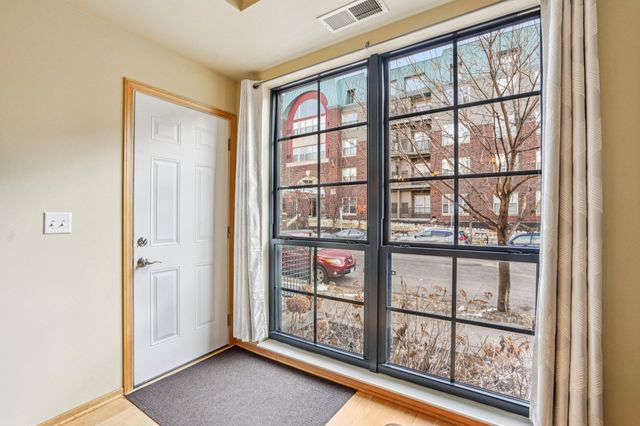 825 Berry Street 106, Saint Paul, MN 55114