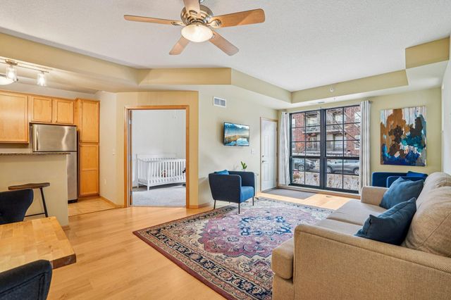 825 Berry Street 106, Saint Paul, MN 55114