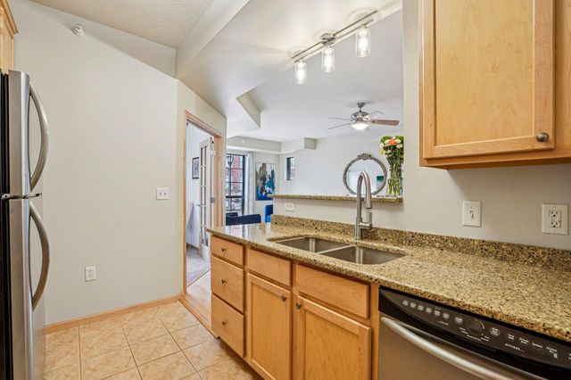 825 Berry Street 106, Saint Paul, MN 55114