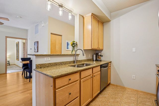 825 Berry Street 106, Saint Paul, MN 55114